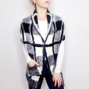 Coco+Carmen extra soft black and white cardigan sz LG/XL